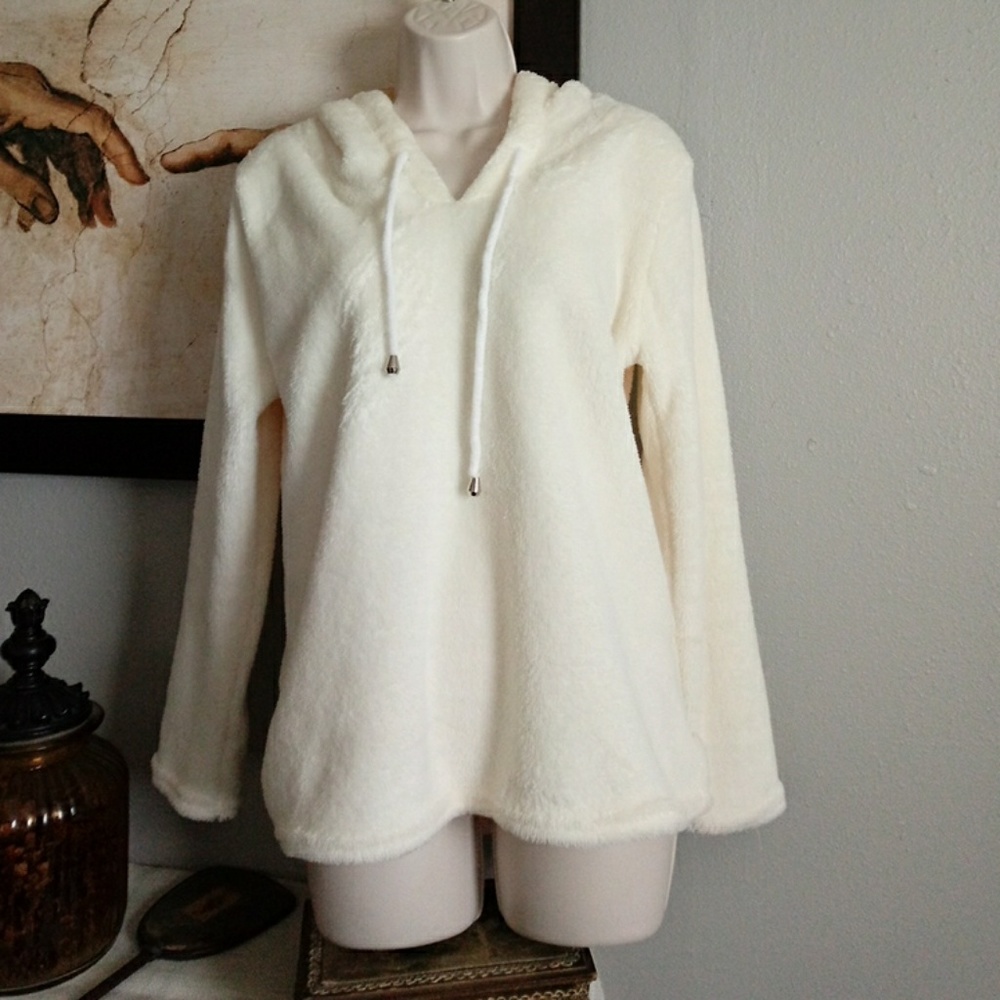 Boutique Super soft cream hoodie pullover.